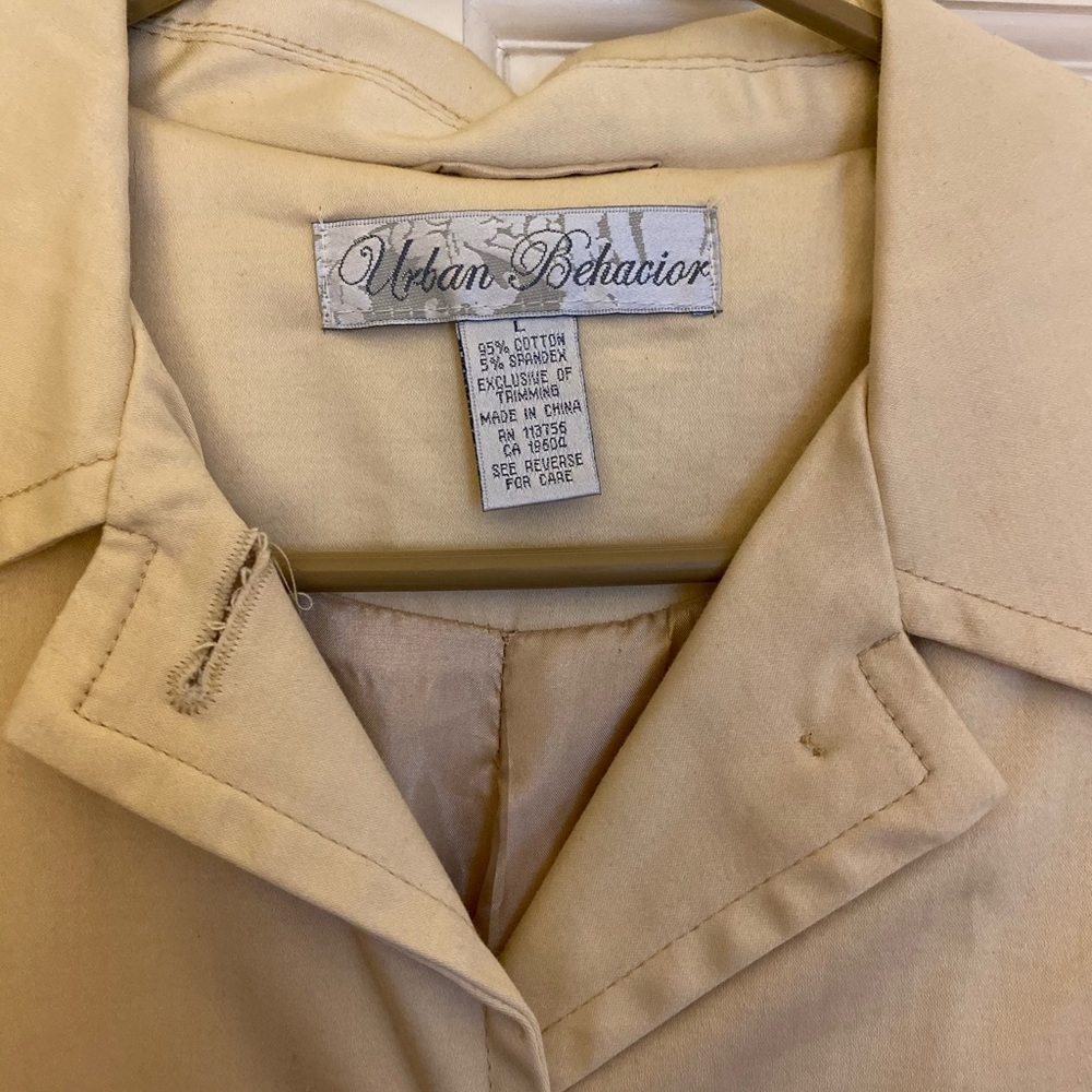 Button down spring coat - Picture 2 of 5